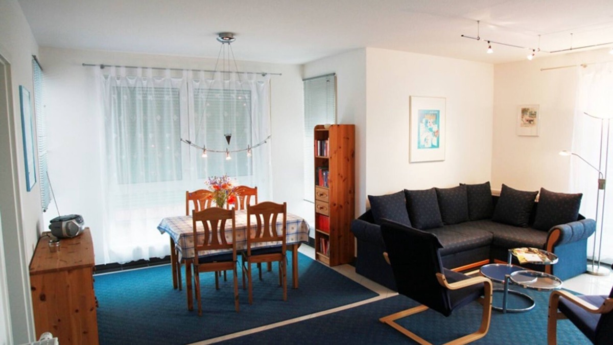 Mirow Apartment | Vacation apartment on Lake Mirower See (with balcony) left Whg.2 - Ferienwohnungen am See