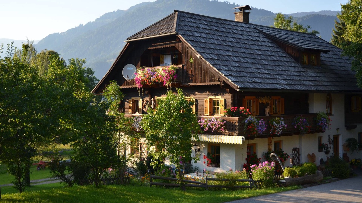 Ferndorf Apartment | Vacation apartment on the first floor of the farm - relaxation near Lake Millstatt
