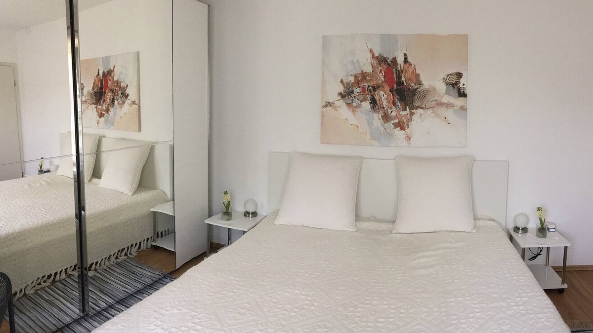 Wohra Apartment | Vacation apartment, very quietly located on the edge of the forest, with separate entrance