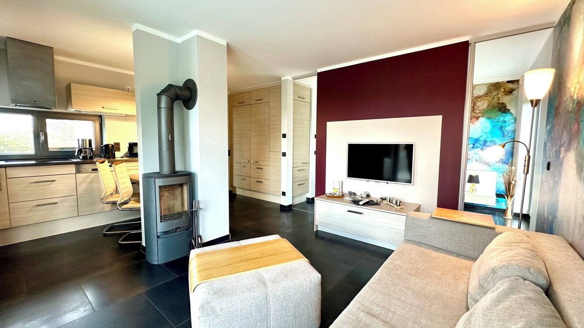 Dranske Apartment | Vacation apartment Wind - 200 m to the Baltic Sea, with fireplace, sauna & dog welcome