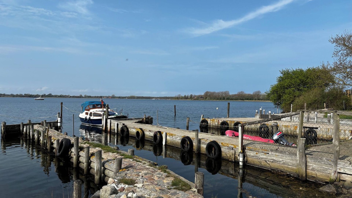 Maasholm Apartment | Vacation apartment with view of the Schlei and own jetty/barge