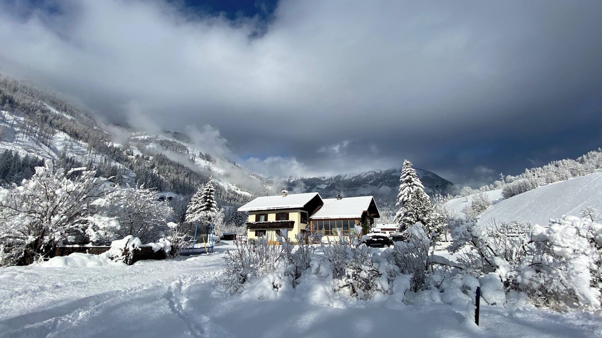 Grosskirchheim Apartment | Vacation apartment with private garden and small pond at the foot of the Großglockner!