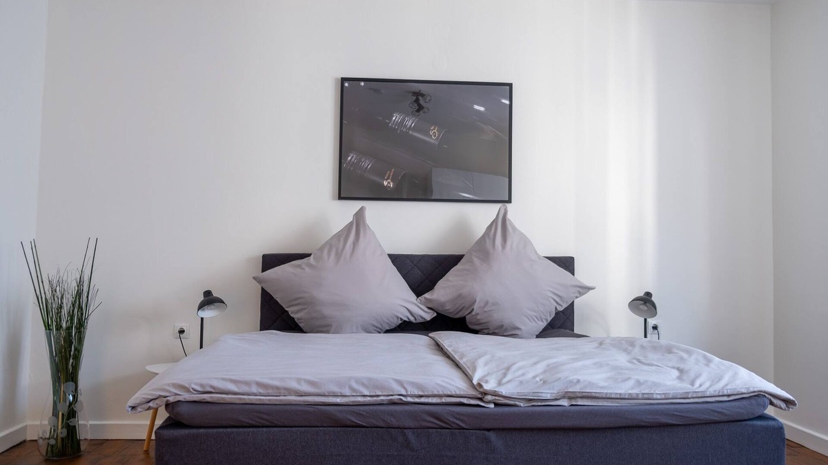 Guels Apartment | Vacation at the winery - vacation apartment "Bienengarten" in Koblenz