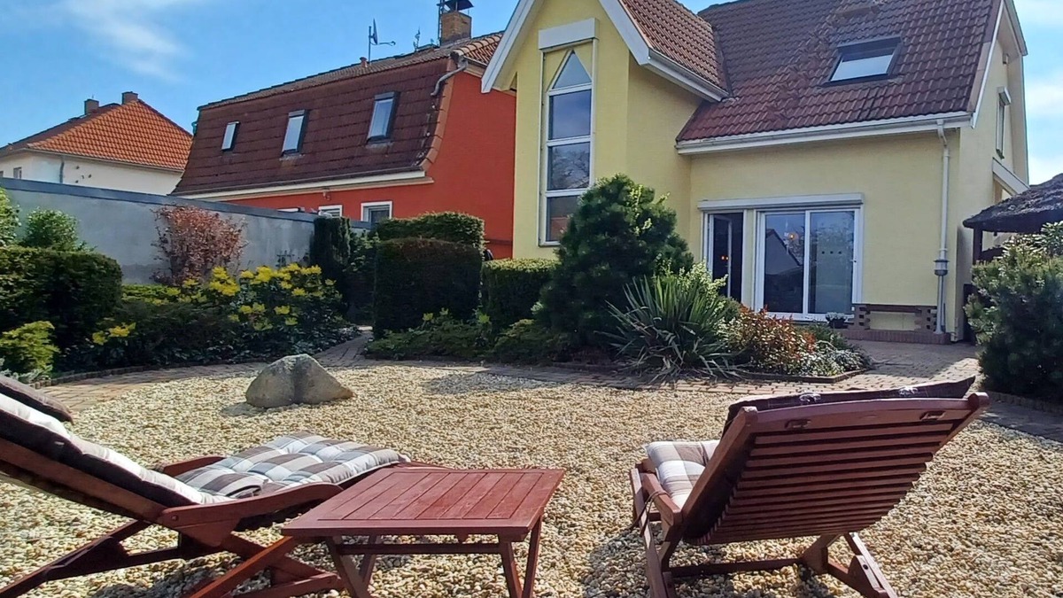 Sedlitz Apartment | Vacation cottage Swan Lake