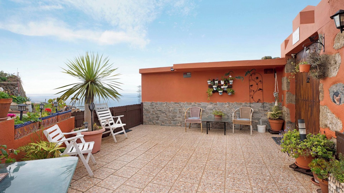 San Juan de la Rambla House | Vacation Home "Finca Los Angeles" with Sea View, Private Terraces & Wi-Fi