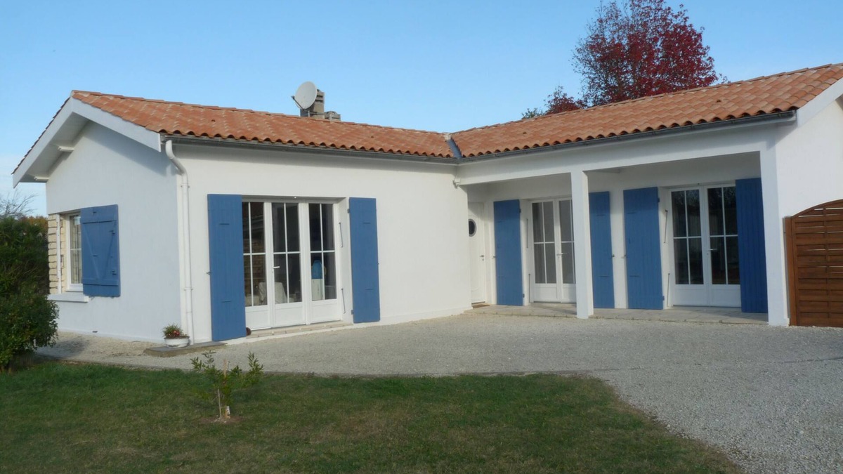 Le Chateau-d'Oleron House | VACATION HOME CHATEAU OLERON - TERR. 1000M2 ENCLOSED -4 PERSONS