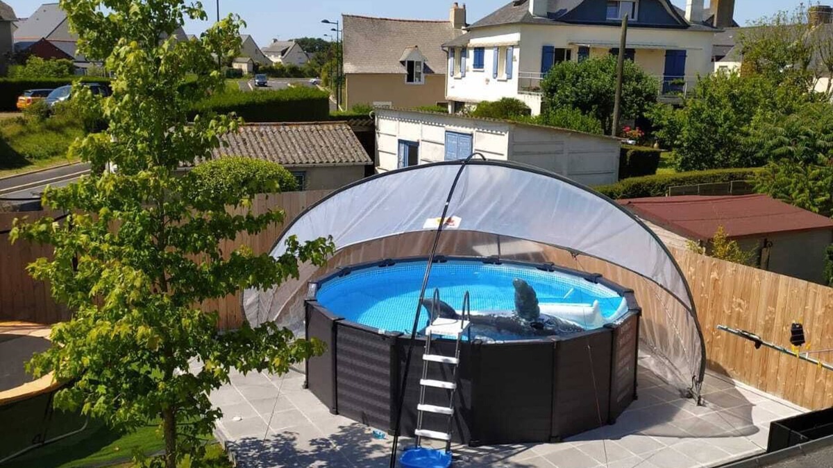 Saint-Meloir-des-Ondes House | Vacation home with above-ground pool