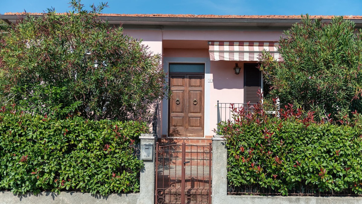 Pozzo House | Vacation Home "Casa Rose" with Privat Balcony, Private Pool & Wi-Fi
