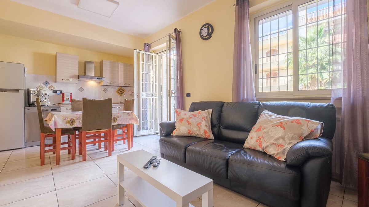 Sant'Alessio Siculo House | Vacation Home "Casa a 100 mt Dal Mare" with Private Balcony, Wi-Fi & A/C