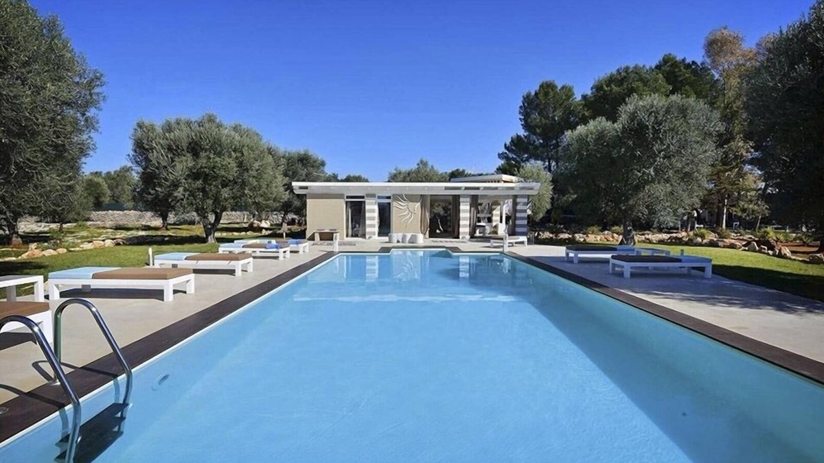 Sava Villa | vacation holiday villa rental italy, apulia, puglia, large villa, pool, air conditioning, near beaches, wi-fi internet,