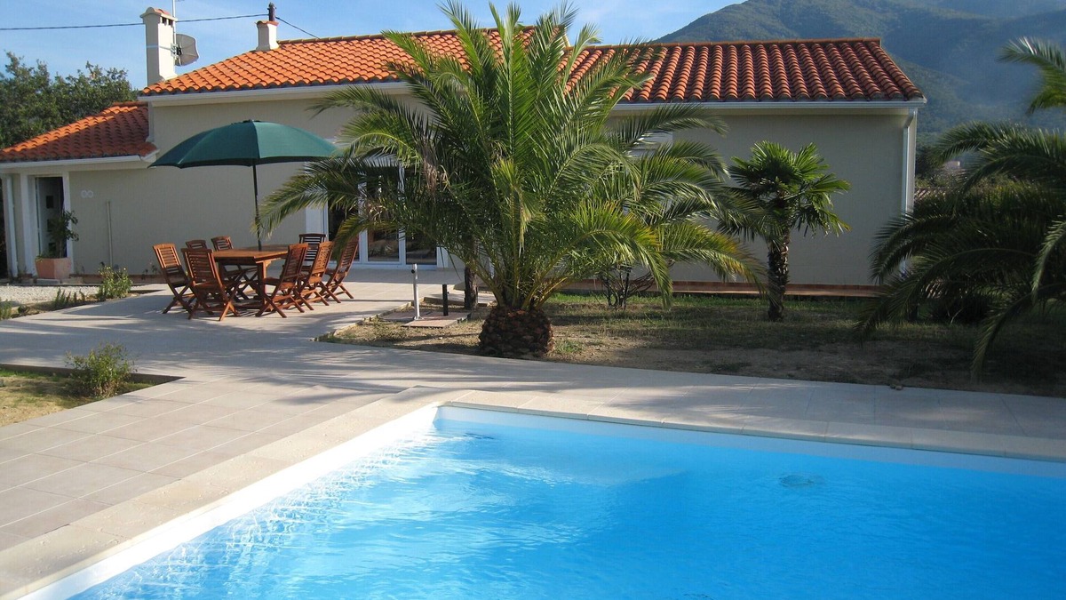 Laroque-des-Alberes House | Vacation home with private pool at the foot of the Pyrenees and close to the beach