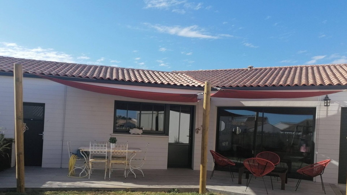 Marsilly House | Vacation home 7 kms from the port of la rochelle and île de ré