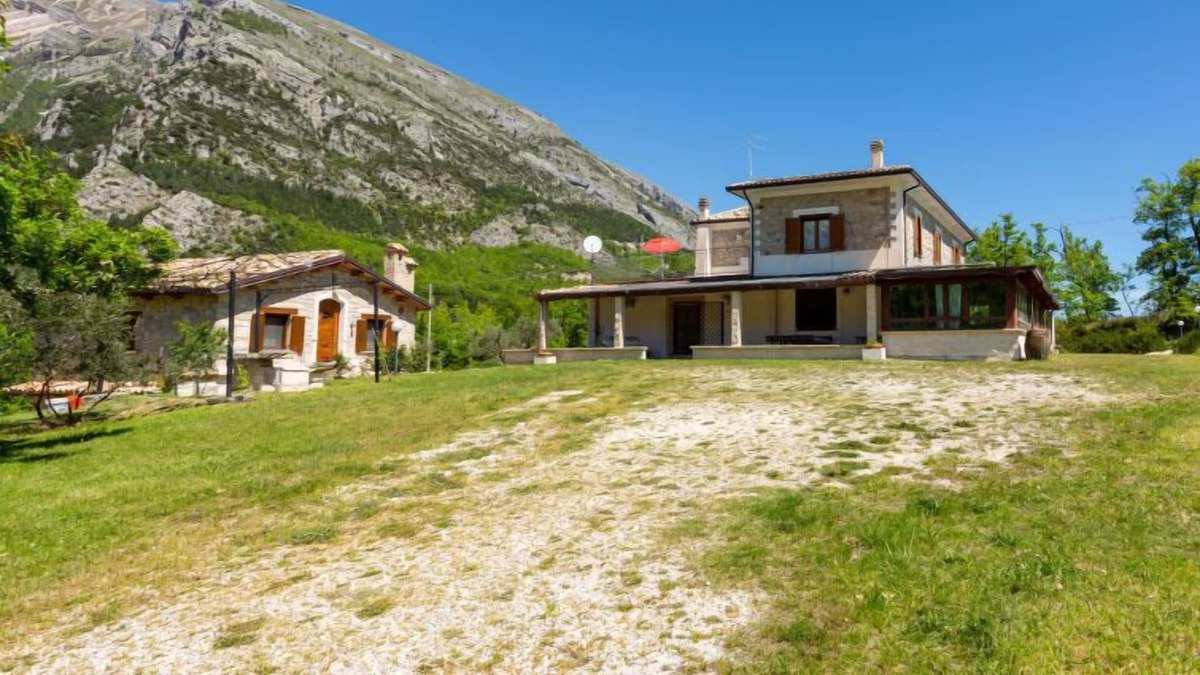 Taranta Peligna House | Vacation home Acque Vive (TPI100) in Taranta Peligna - 10 persons, 4 bedrooms