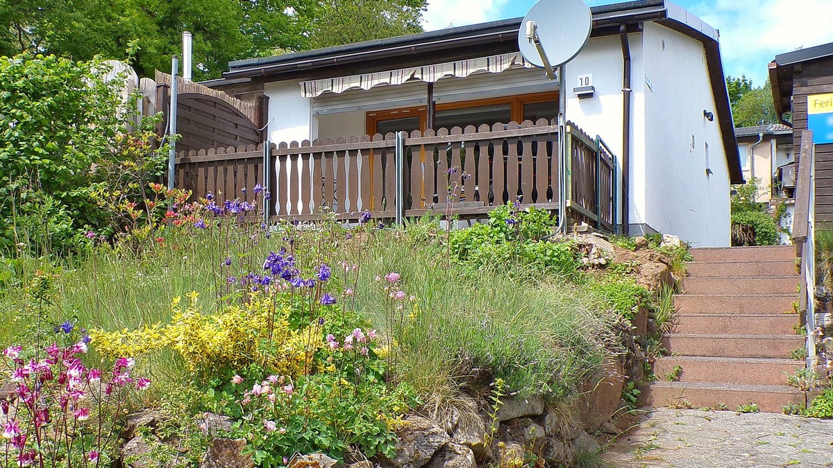 Mengerskirchen House | Vacation home at the node A10 Grill, terrace, desk, printer, 2xTV, kitchen