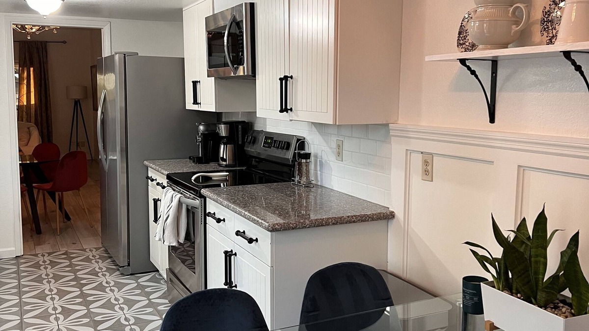 The Foothills Townhomes House | Vacation Home away from Home, Foothills Luxury 3 bedroom sleeps 6