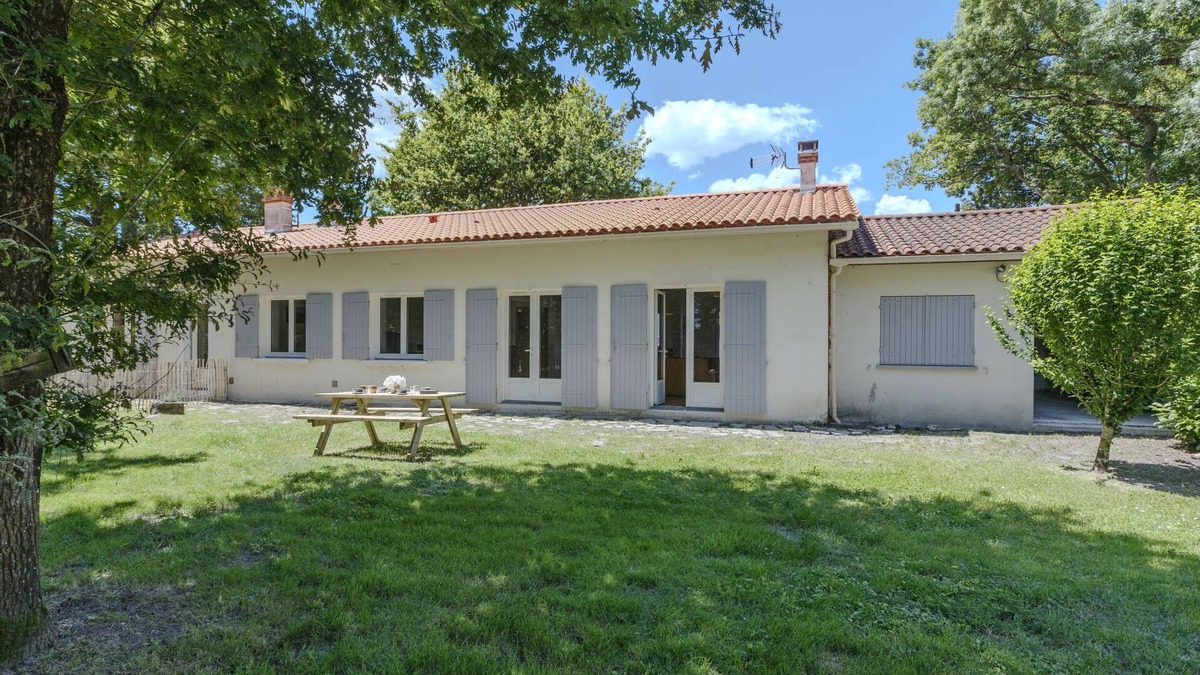 Medis House | Vacation home Bâbord by Interhome