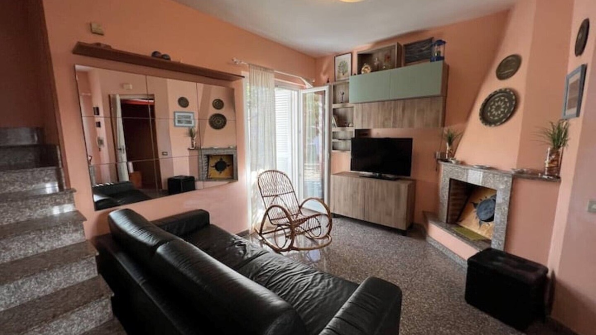 Campo Ascolano Apartment | Vacation home by the sea with garden and near Rome