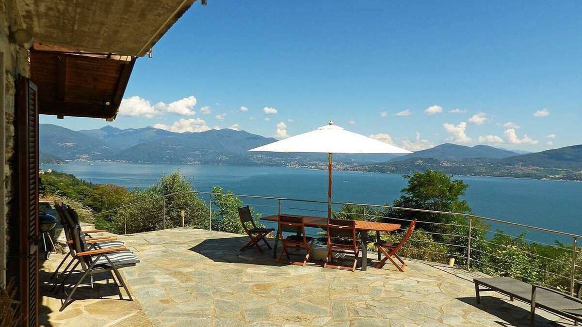 Oggebbio House | Vacation home Camelia with fantastic views over Lake Maggiore (IT)