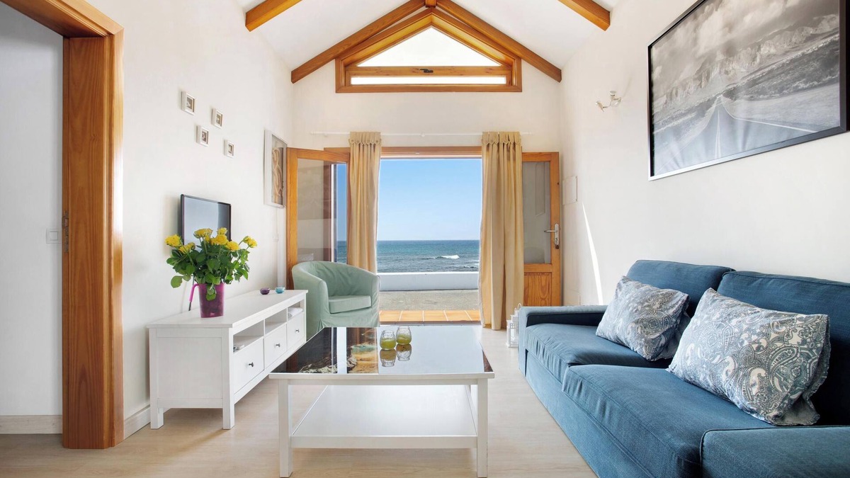 Punta Mujeres House | Vacation Home "Casita Martina" with Sea View, Wi-Fi, A/C & Private Terrace