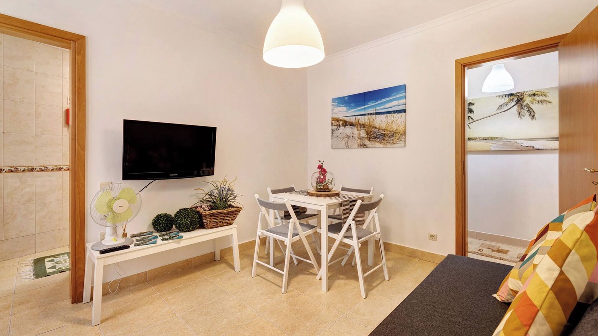 Setubal House | Vacation Home 'Casa Canopa' in Historical Area with Wi-Fi