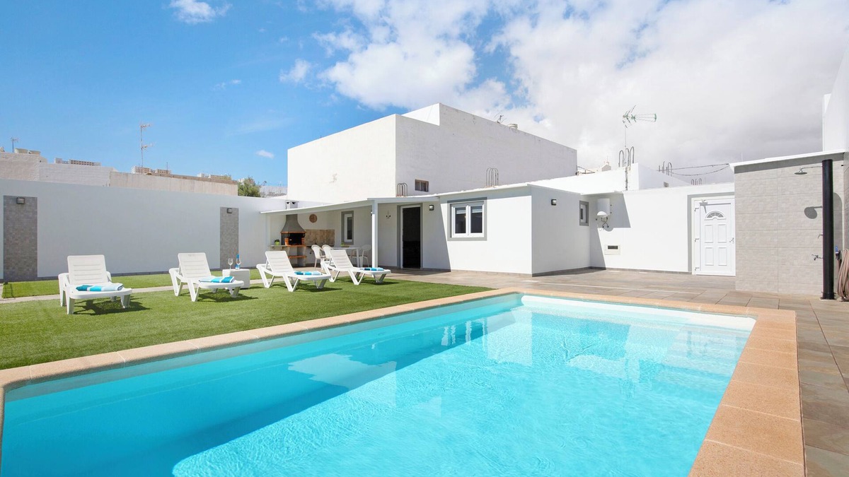 El Matorral House | Vacation Home "Casa Muley" with Private Pool, Private Garden & Wi-Fi