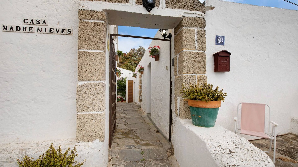 Fasnia House | Vacation Home 'Casa Rural Madre Nieves' with Sea View, Private Terrace and Wi-Fi