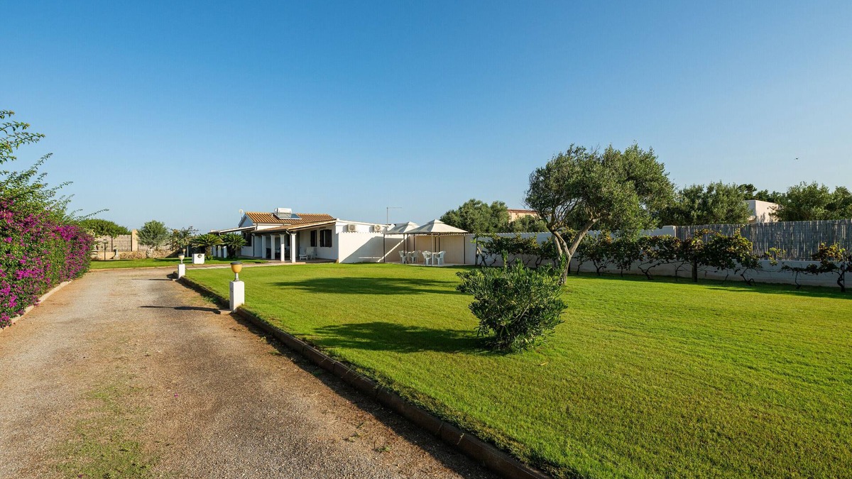 Spiaggia Grande House | Vacation Home "Casa Silvia" with Private Terrace & Wi-Fi