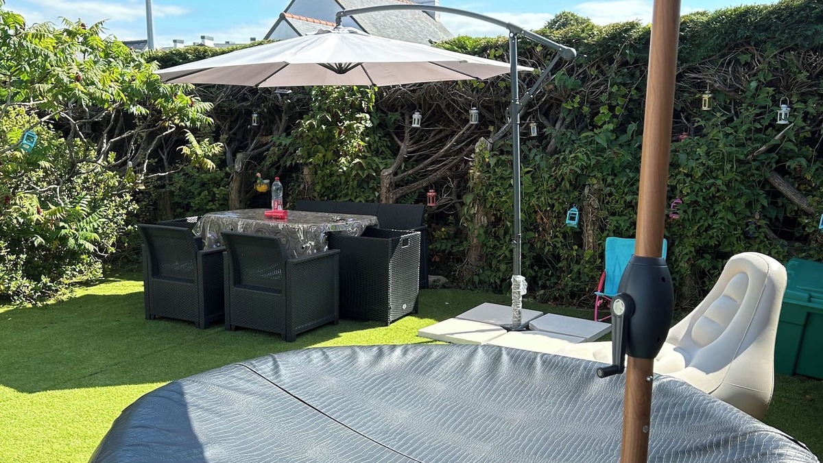 Lannion House | Vacation Home Comfortable Spa Pool Garden