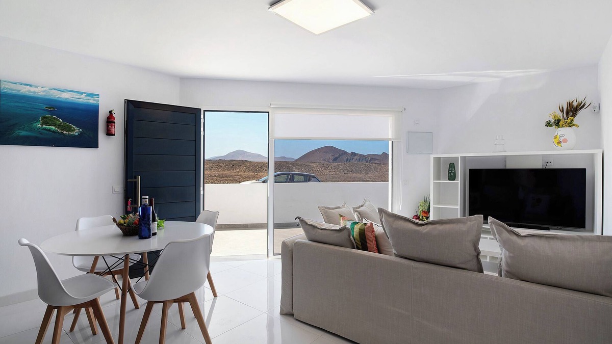 La Santa House | Vacation Home 'Coral 5' with Shared Terrace, Wi-Fi and Air Conditioning