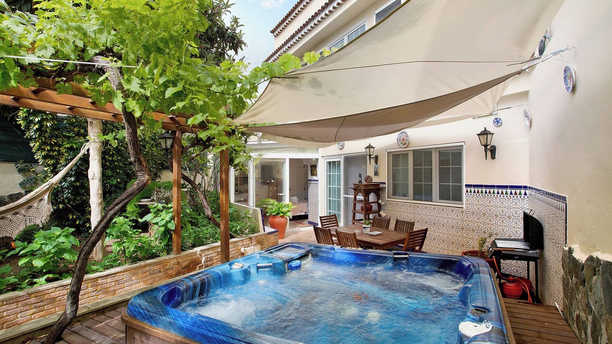 Teror House | Vacation Home 'Duplex Carmelo Y Carmela' with Private Terrace, Private Garden and Wi-Fi