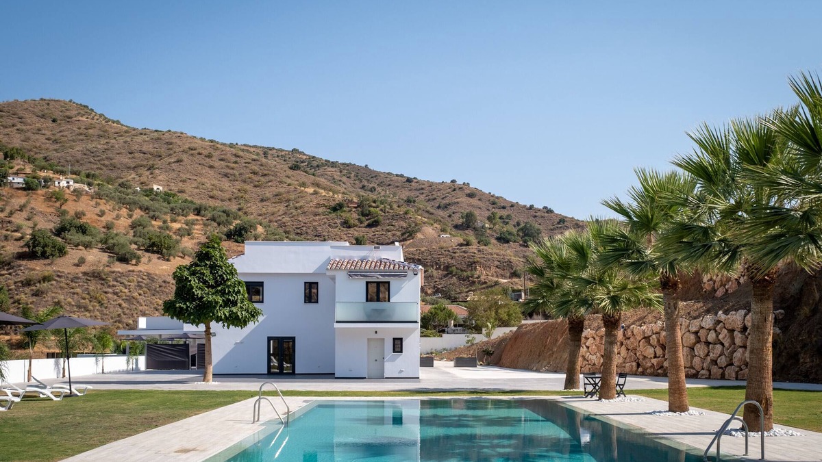 Totalan House | Vacation Home 'Era del Puerto 1' with Mountain View, Pool, 2 Balconies & Wi-Fi