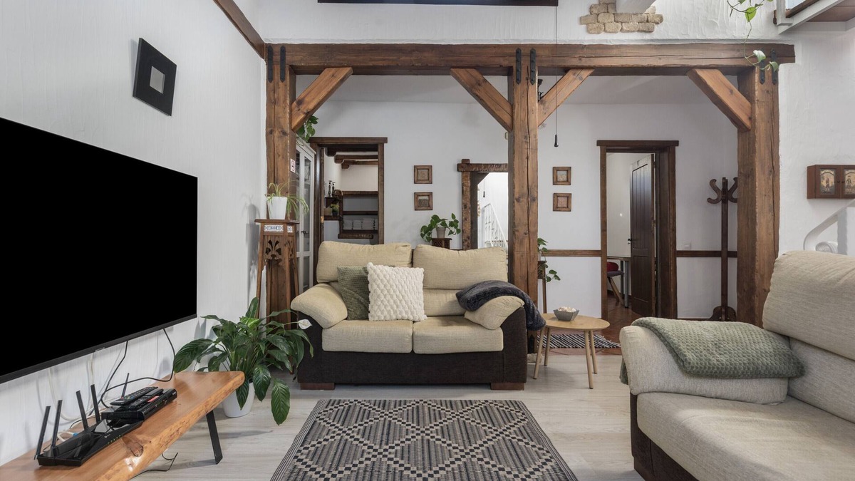 Icod de los Vinos House | Vacation Home 'Casa Rural Kiko' with Mountain View, Private Terrace and Wi-Fi