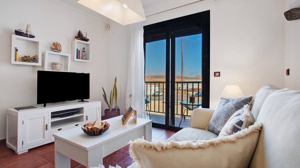 Puerto del Rosario House | Vacation Home 'Ferry' with Sea View, Private Terrace and Wi-Fi