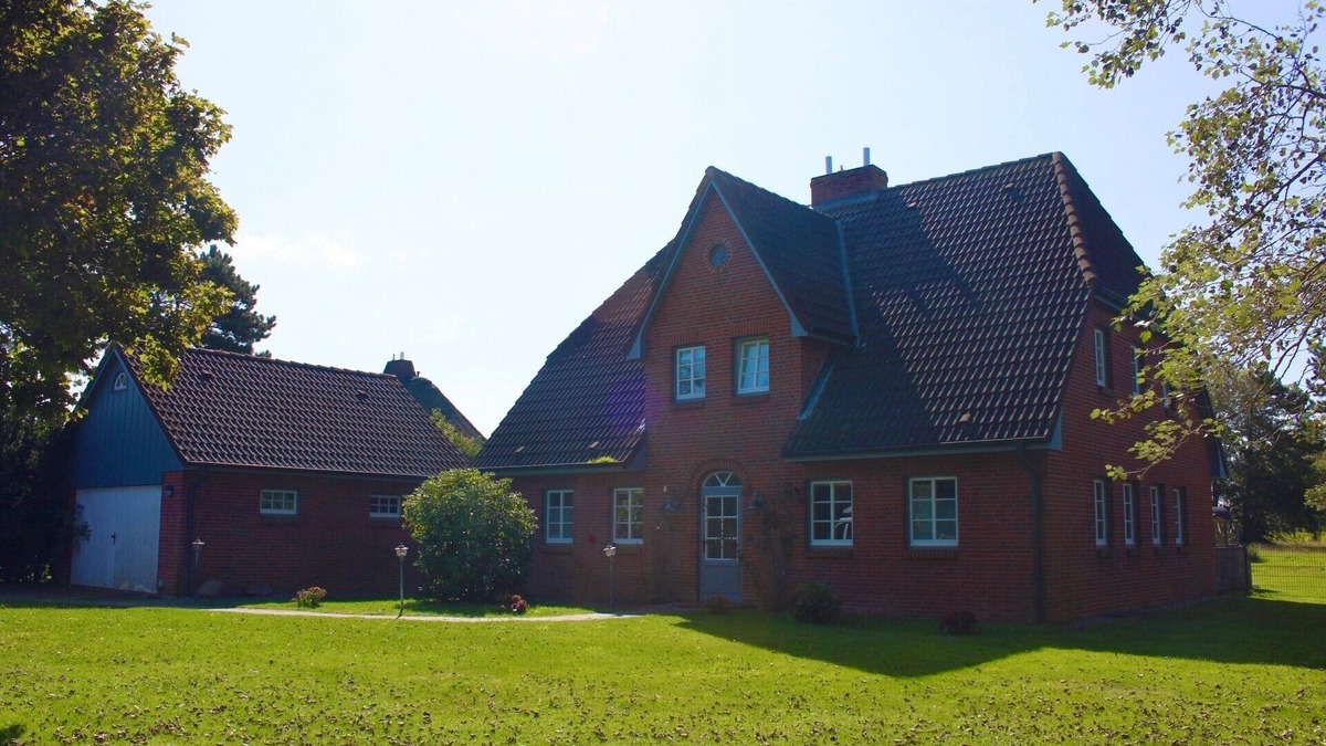 Utersum House | Vacation home for 4 guests with 85m² in Utersum (171882)