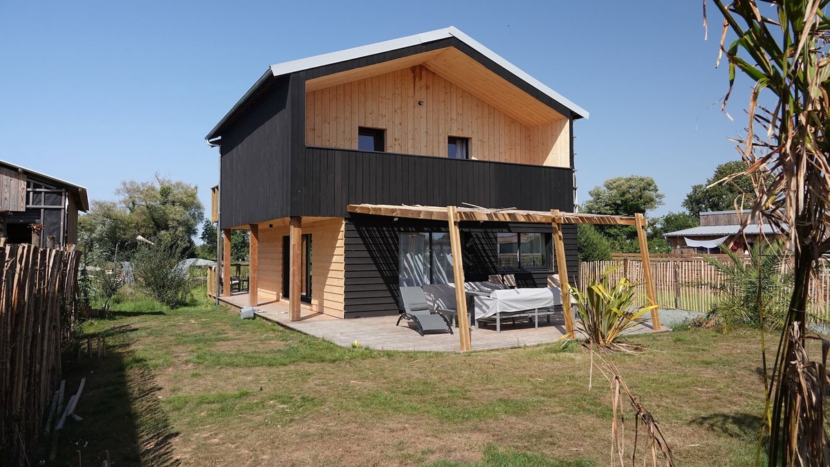 Les Conches House | Vacation Home "Chez Clem' Et Caro" with Private Terraces, Balcony & Wi-Fi