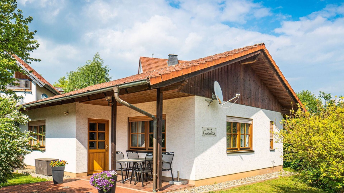 Nieder-Werbe House | Vacation home garden view