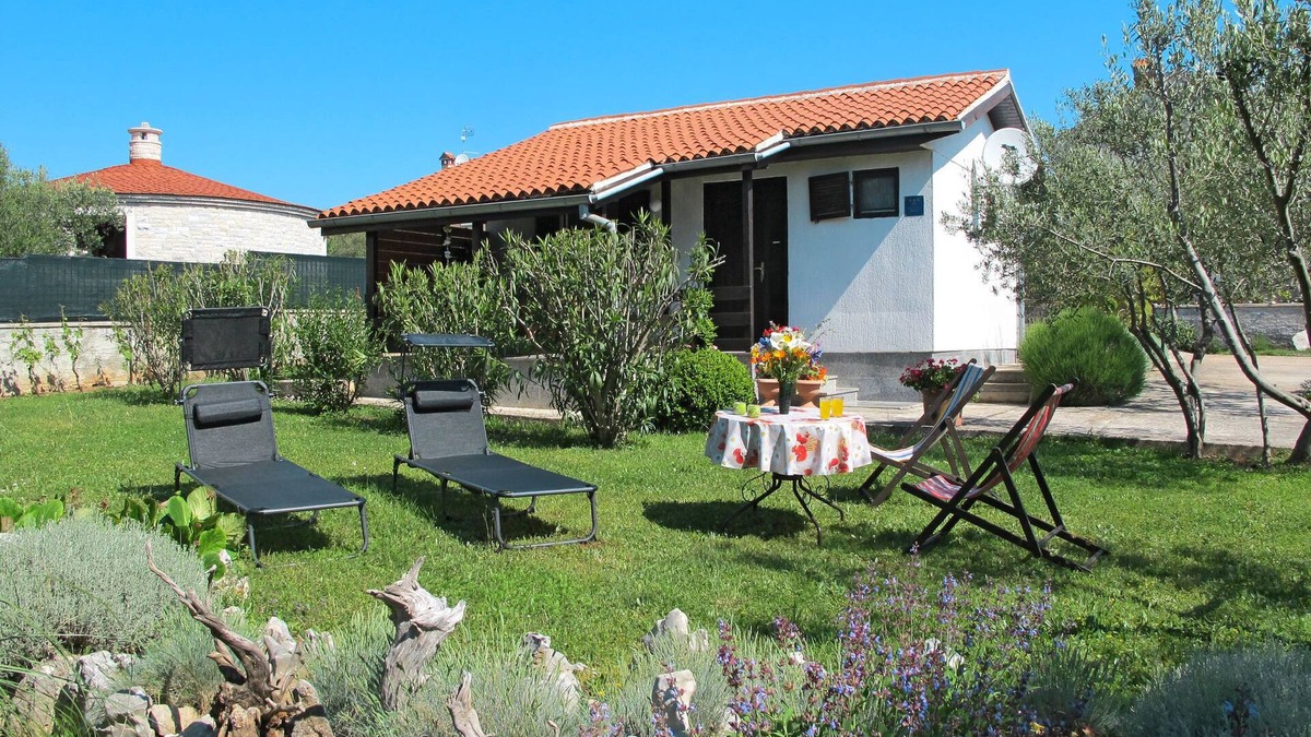 Peruski House | Vacation home Gloria by Interhome