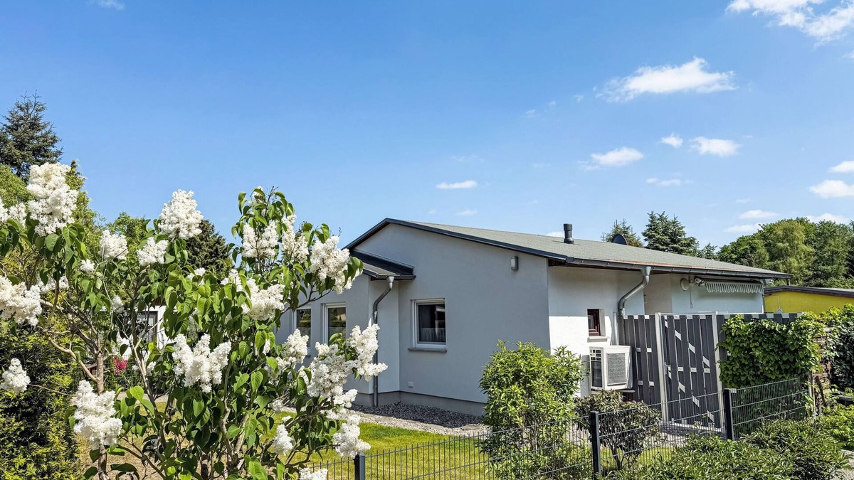 Loissin House | Vacation home Henry by Interhome