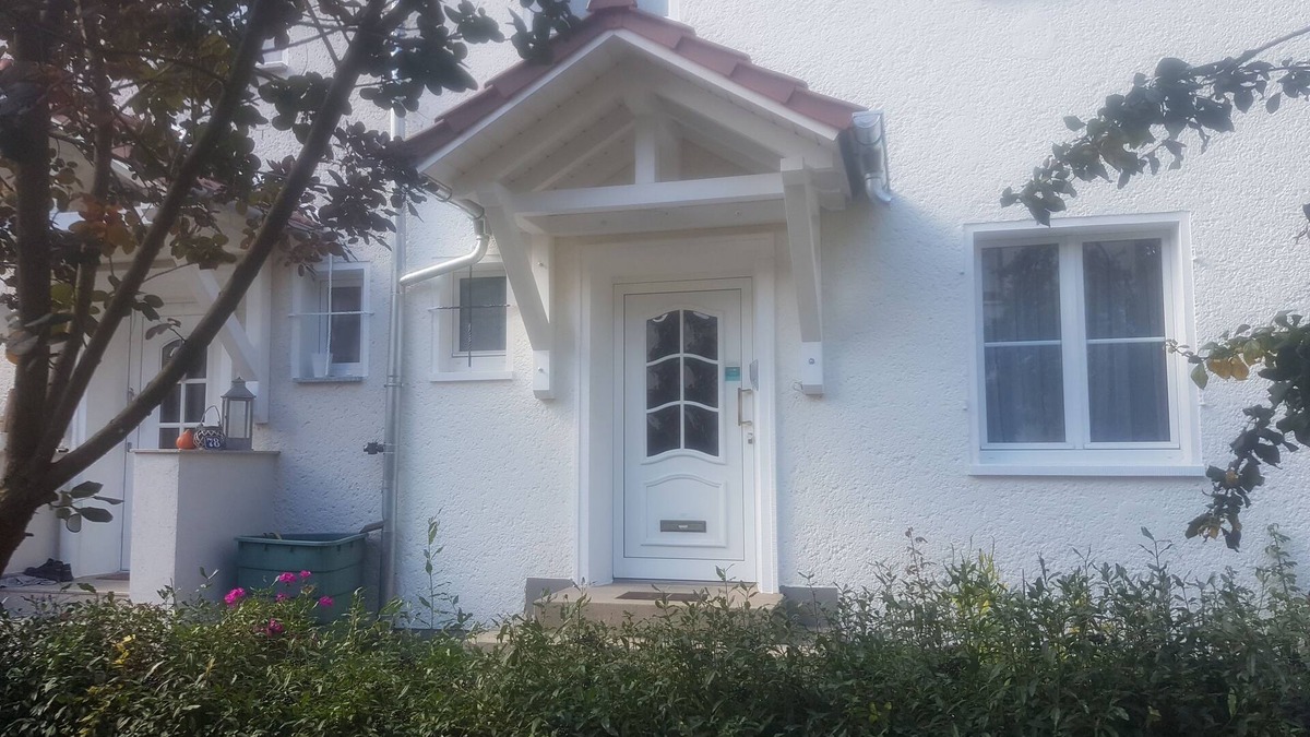 Arnstadt House | Vacation home in Arnstadt up to 7 persons Photovoltarik, Walbox for e-vehicle