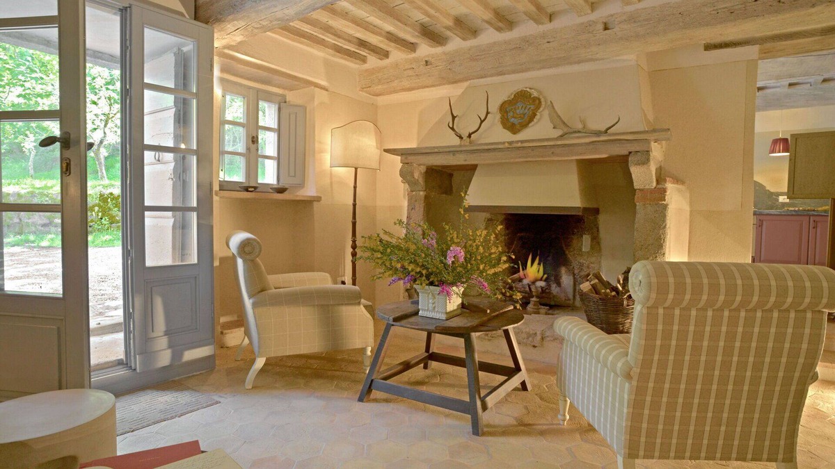 Castiglione d'Orcia House | Vacation Home in Vivo D'orcia with 3 bedrooms sleeps 5