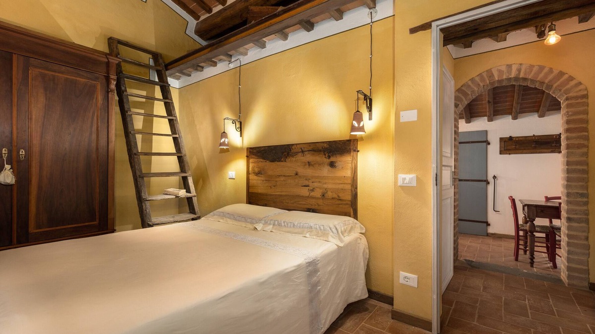 Colle di Val d'Elsa House | Vacation Home "Casa di Campagna" with Private Terrace & Wi-Fi