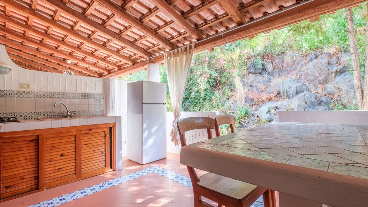 Vulcanello House | Vacation Home "Jerà 777 Vista Giardino" with Private Terrace