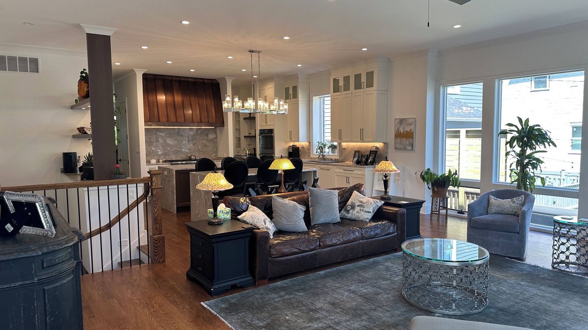 St. Ben's House | Vacation home just 2 minutes drive to Wrigley Field