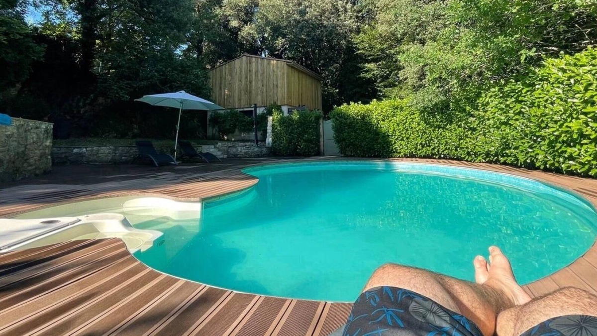 Veyrignac House | Vacation Home "La Boetie Du Ponchet" with Private Heated Pool, Private Terrace & Wi-Fi