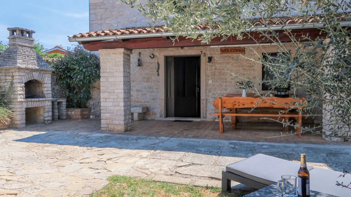 Kozljani House | Vacation home Lara by Interhome