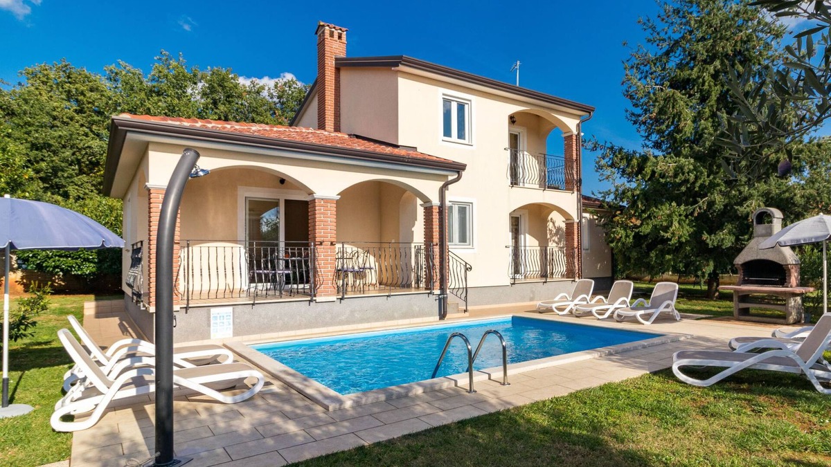 Medvidici House | Vacation home Lara by Interhome