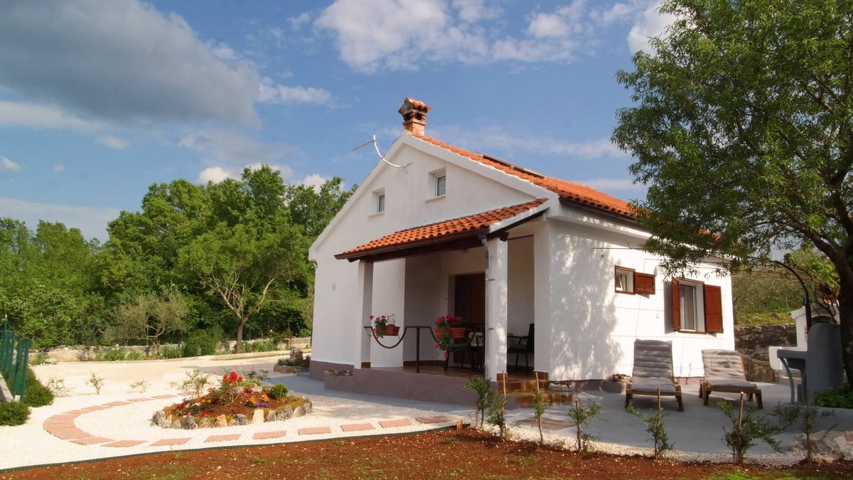 Mrgani House | Vacation home near Rovinj quiet location with large garden, terrace, WLAN