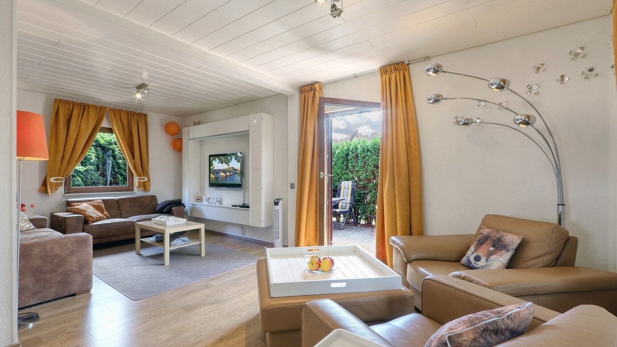 Kirchheim House | Vacation home near Viola (own sauna, 50'-TV, WLAN) in the forest, by the lake