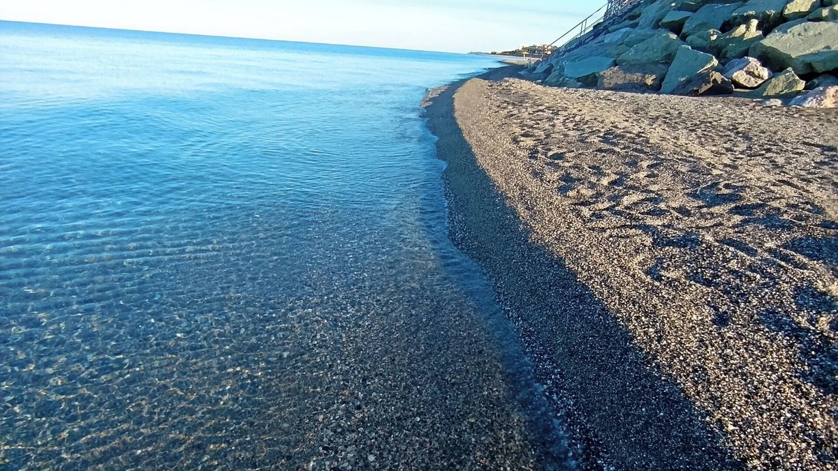 Falerna Marina Apartment | Vacation home on the beach.