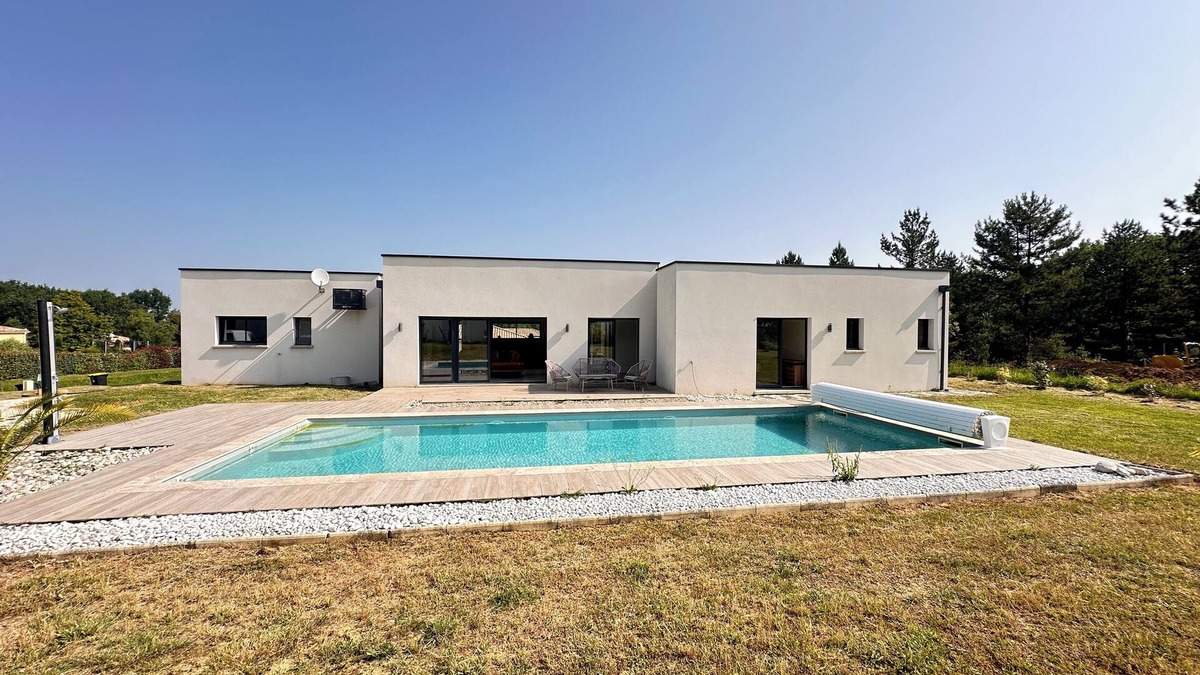Aubiac House | Vacation home, pool, 3 bedrooms, 3 bathrooms. available from 26 aout 25